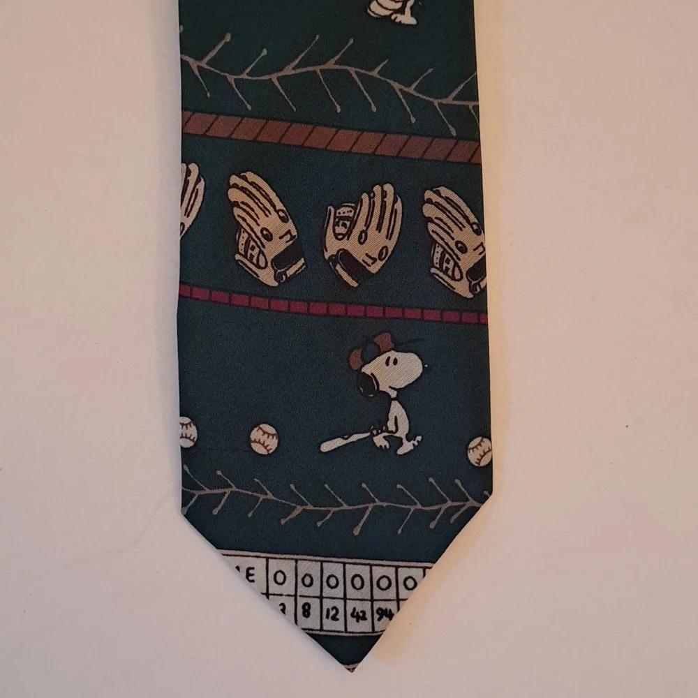 Snoopy 1958 Rare United Feature Syndicate Inc. childs baseball theme clip on tie